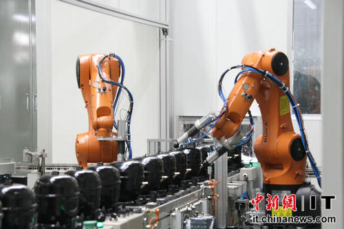 年產(chǎn)銷(xiāo)達(dá)3400萬(wàn)臺(tái) 長(zhǎng)虹壓縮機(jī)產(chǎn)業(yè)全球奪冠.jpg 年產(chǎn)銷(xiāo)達(dá)3400萬(wàn)臺(tái) 長(zhǎng)虹壓縮機(jī)產(chǎn)業(yè)全球奪冠.jpg